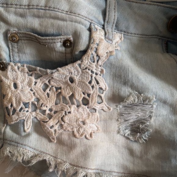 No Boundaries Light Blue Jean Shorts with Lace - Picture 2 of 2